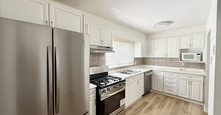 Upper-17 Regatta Crescent, Toronto, ON, M2R 2X7 - 2