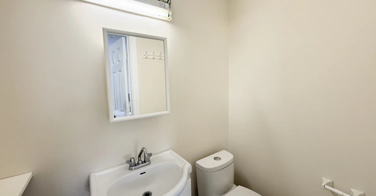 Back Unit-17 Regatta Crescent, Toronto, ON, M2R 2X7 - 9