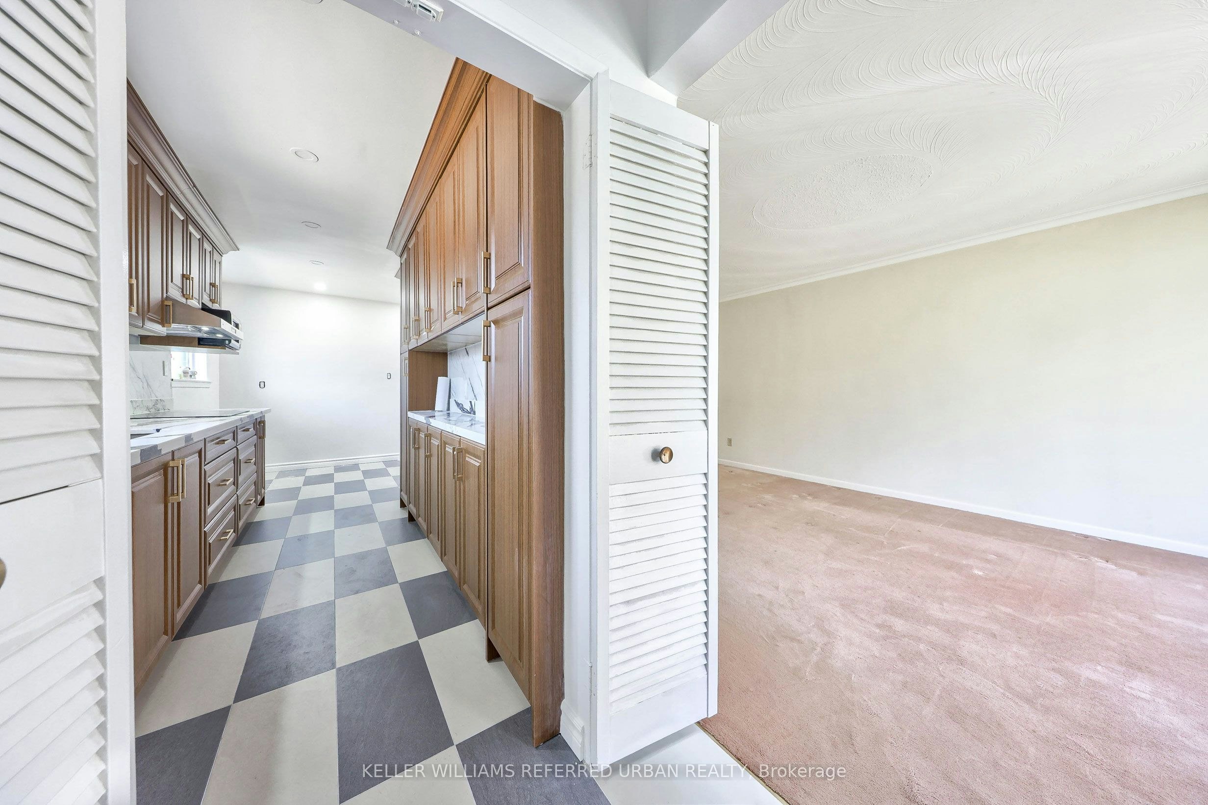 63 Hopperton Drive, Toronto, ON, M2L 2S7 - 9