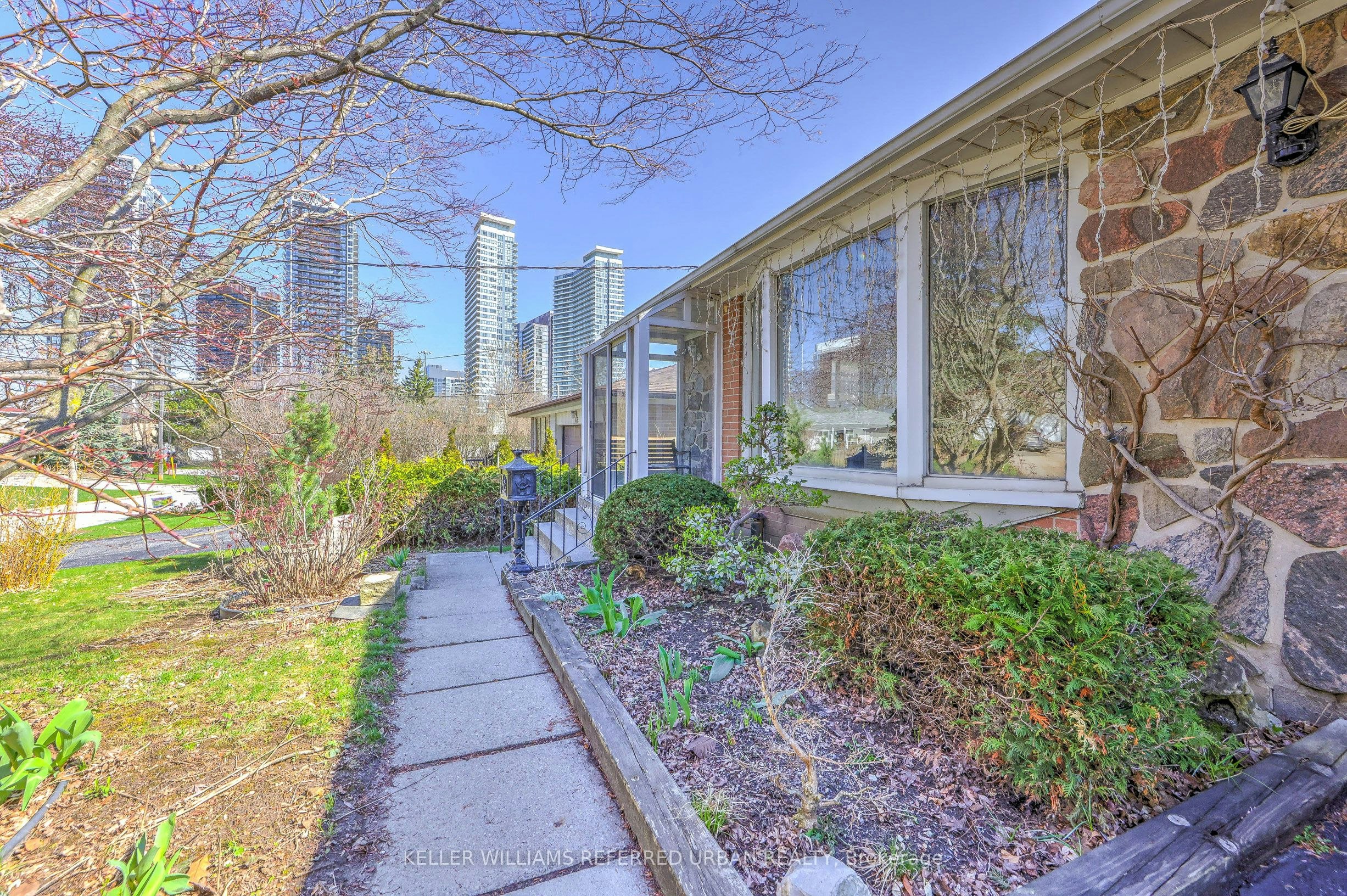 63 Hopperton Drive, Toronto, ON, M2L 2S7 - 2