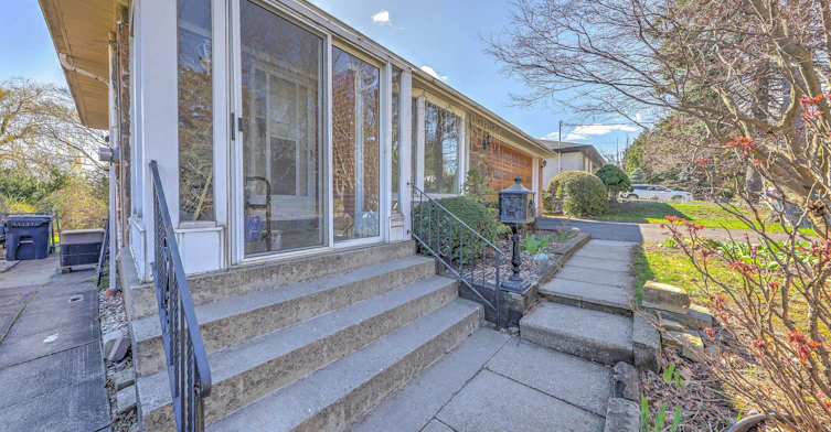 63 Hopperton Drive, Toronto, ON, M2L 2S7 - 3
