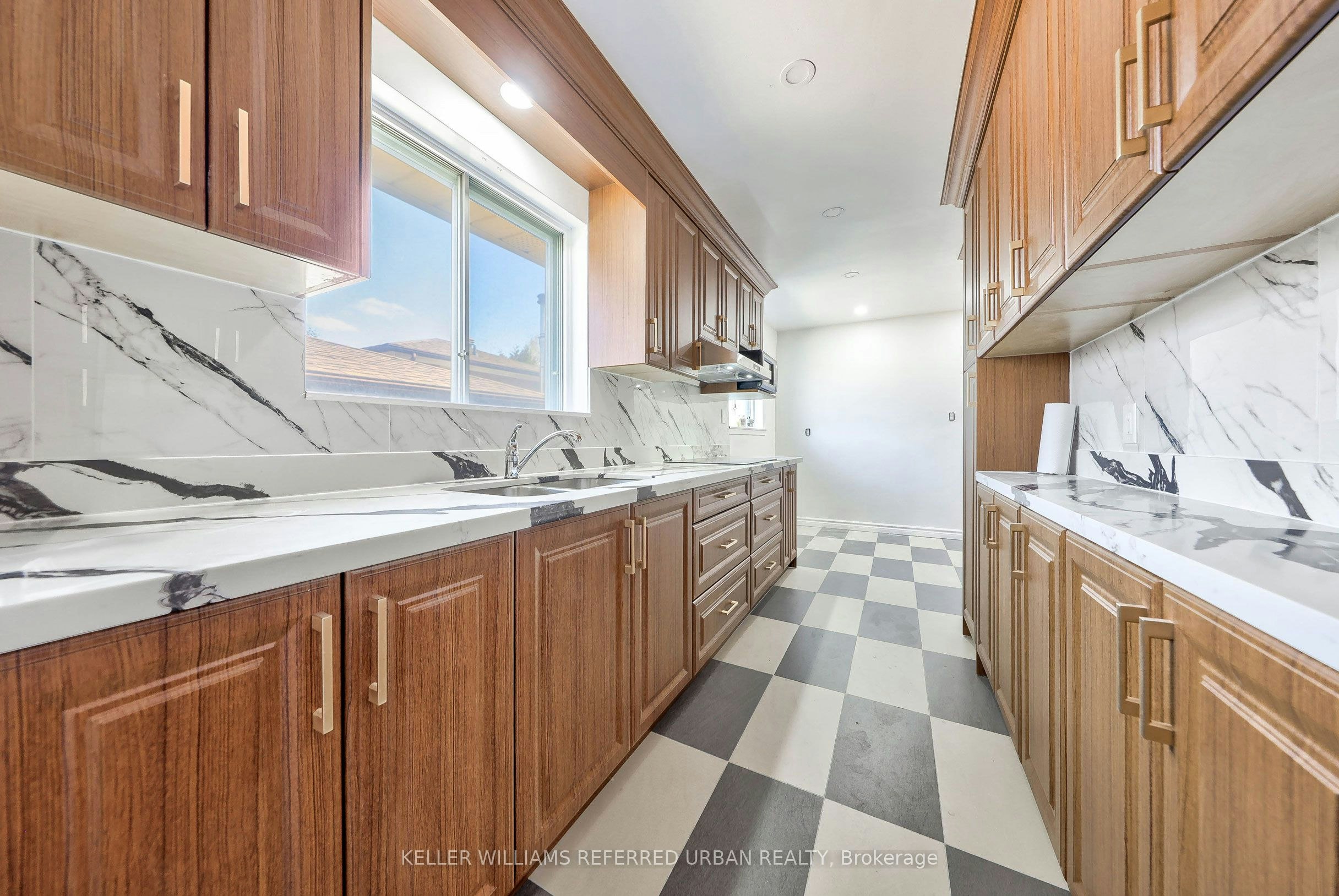 63 Hopperton Drive, Toronto, ON, M2L 2S7 - 8