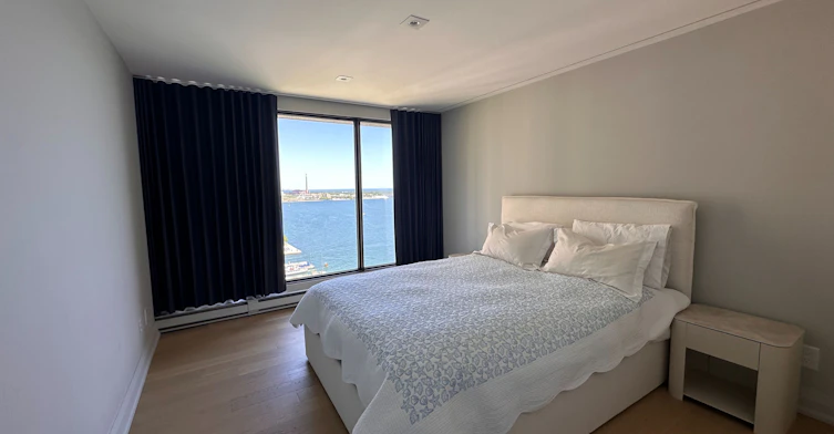 2202-65 Harbour Square, Toronto, ON, M5J 2L4 - 36