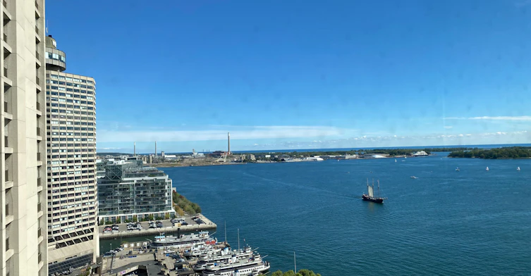 2202-65 Harbour Square, Toronto, ON, M5J 2L4 - 48