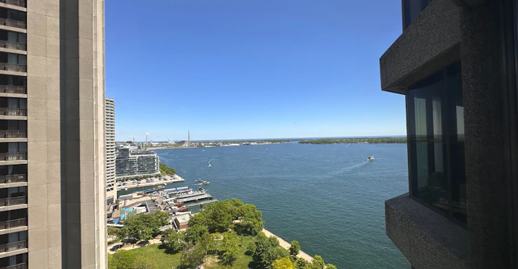 2202-65 Harbour Square, Toronto, ON, M5J 2L4 - 41