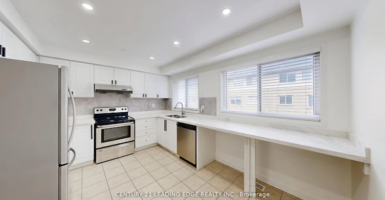 38 Rumi Crescent, Toronto, ON, M4A 2X6 - 7