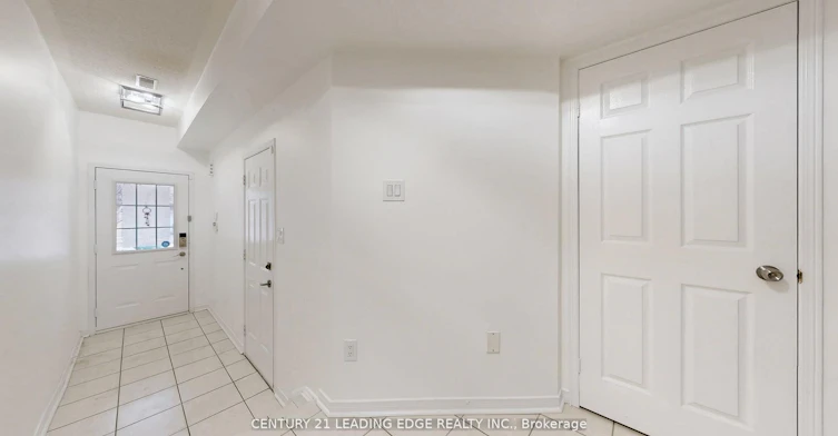 38 Rumi Crescent, Toronto, ON, M4A 2X6 - 3