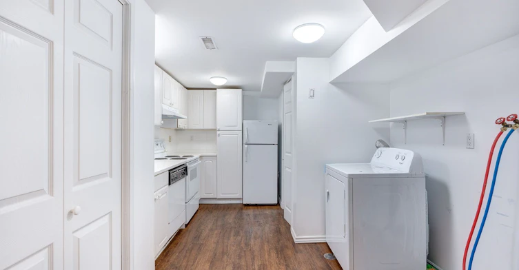 Lower-80 Harlandale Avenue, Toronto, ON, M2N 1P1 - 4