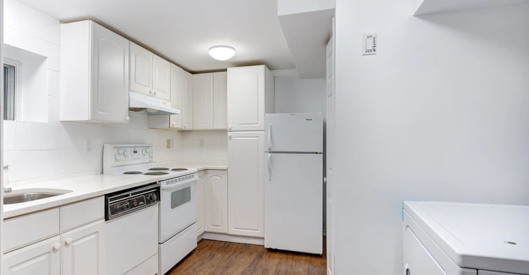 Lower-80 Harlandale Avenue, Toronto, ON, M2N 1P1 - 3