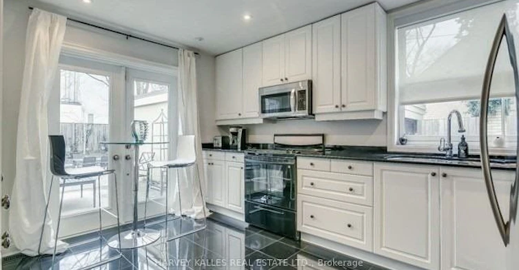 99 Hazelton Avenue, Toronto, ON, M5R 2E4 - 9