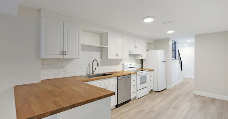 Lower-242 Acton Avenue, Toronto, ON, M3H 4J1 - 9