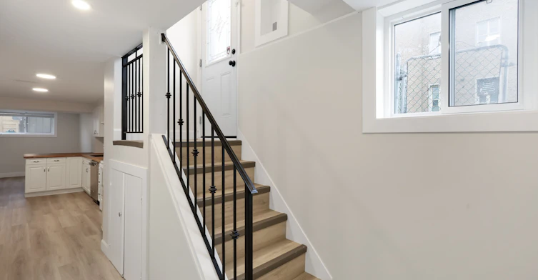 Lower-242 Acton Avenue, Toronto, ON, M3H 4J1 - 4