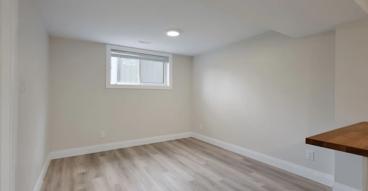 Lower-242 Acton Avenue, Toronto, ON, M3H 4J1 - 11