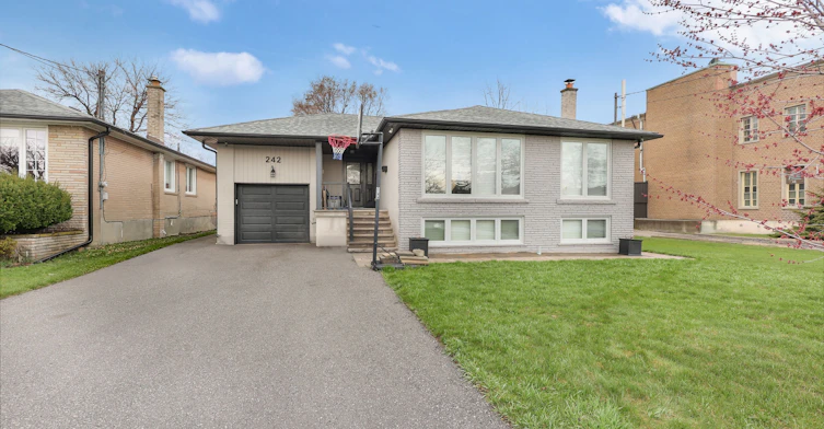 Lower-242 Acton Avenue, Toronto, ON, M3H 4J1