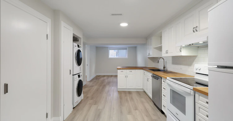 Lower-242 Acton Avenue, Toronto, ON, M3H 4J1 - 6