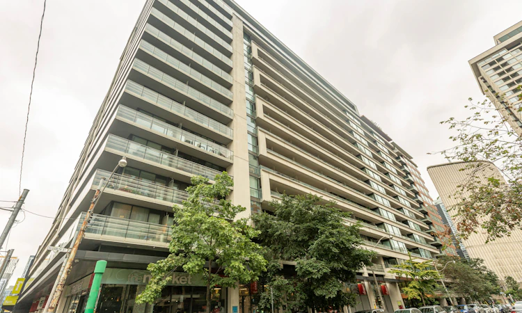 951-111 Elizabeth Street