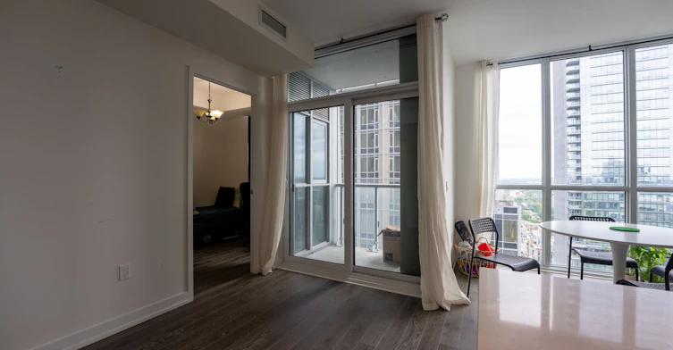 3305-1 Yorkville Avenue, Toronto, ON, M4W 0B1 - 2