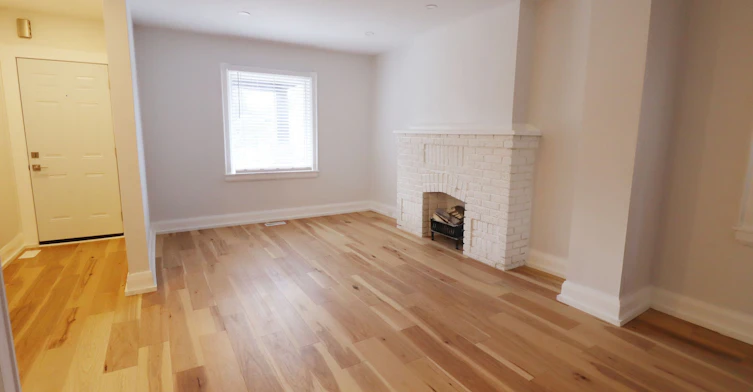 342 Eglinton Avenue E, Toronto, ON, M4P 1L8 - 7