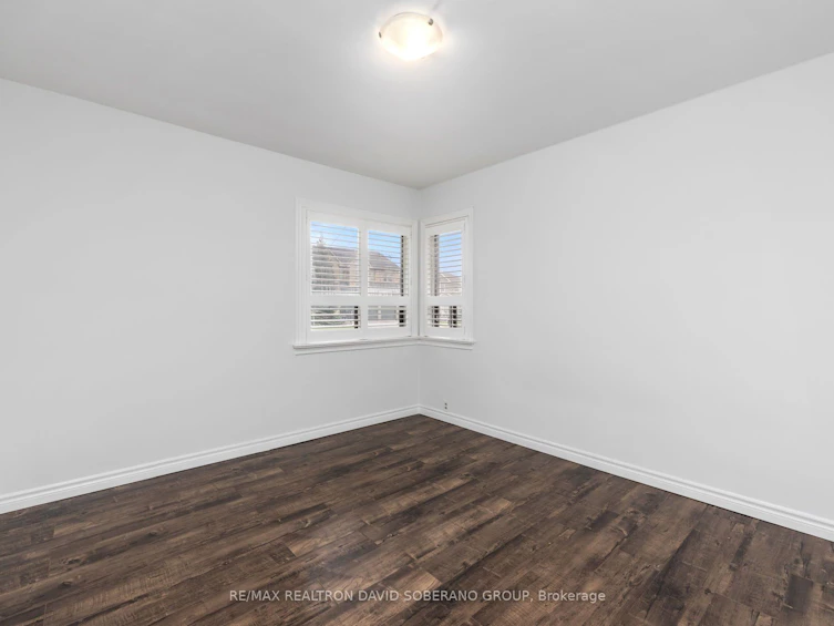 16 Faith Avenue, Toronto, ON, M3H 1W3 - 14
