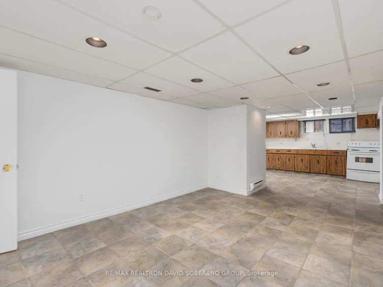 16 Faith Avenue, Toronto, ON, M3H 1W3 - 22