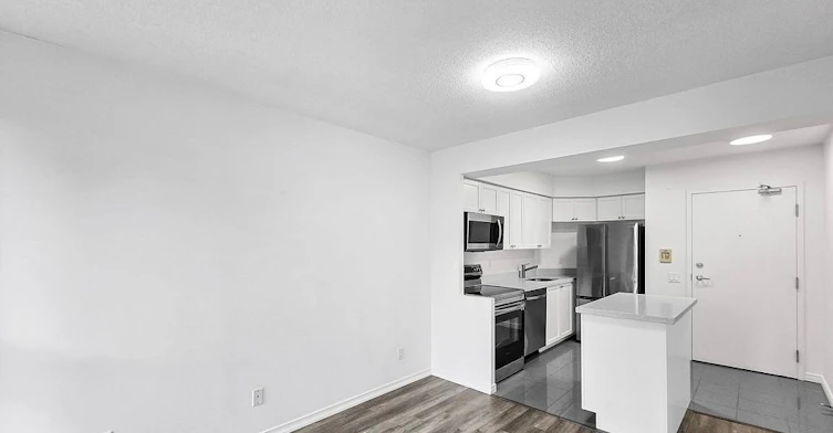 911-30 Harrison Garden Boulevard, Toronto, ON, M2N 7A9 - 3