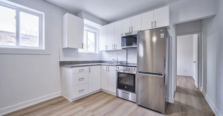 Unit 2-1046 Bathurst Street, Toronto, ON, M5R 3G7 - 12