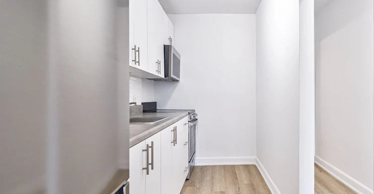 Unit 1-1046 Bathurst Street, Toronto, ON, M5R 3G7 - 11