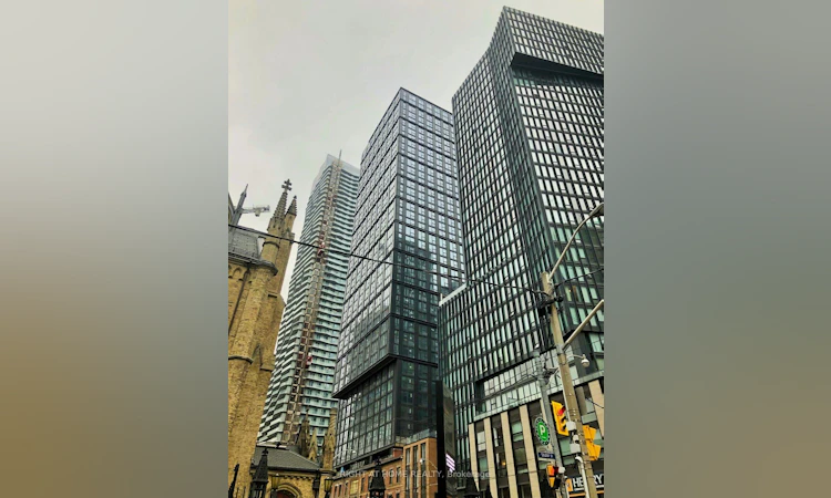 1011-82 Dalhousie Street