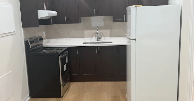 B-150 Kenwood Avenue, Toronto, ON, M6C 2S3 - 3