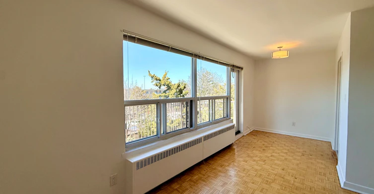 403-28 Upper Canada Drive, Toronto, ON, M2P 1R9 - 4