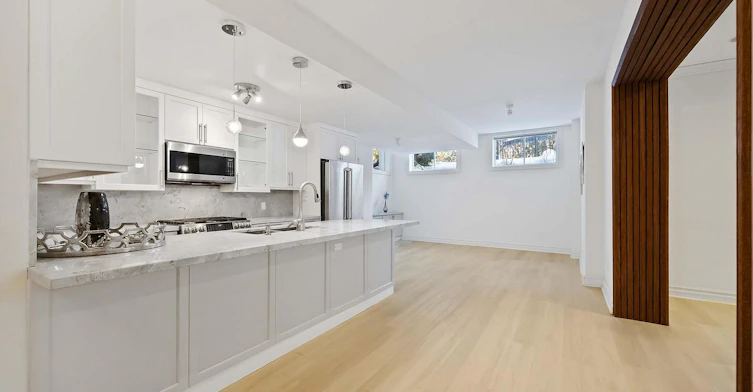 Lower-42 Cotswold Crescent, Toronto, ON, M2P 1N2 - 9