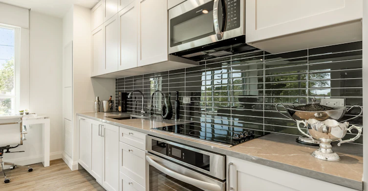 1404-71 Redpath Avenue, Toronto, ON, M4S 0E1 - 3