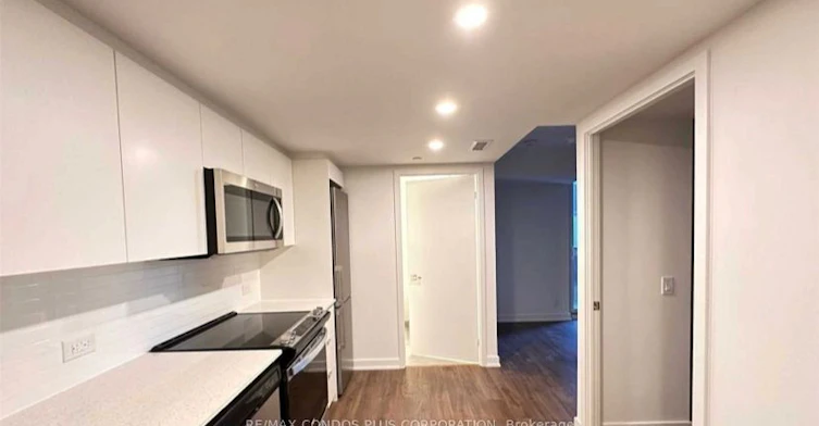 301-30 Tretti Way, Toronto, ON, M3H 0E3 - 2
