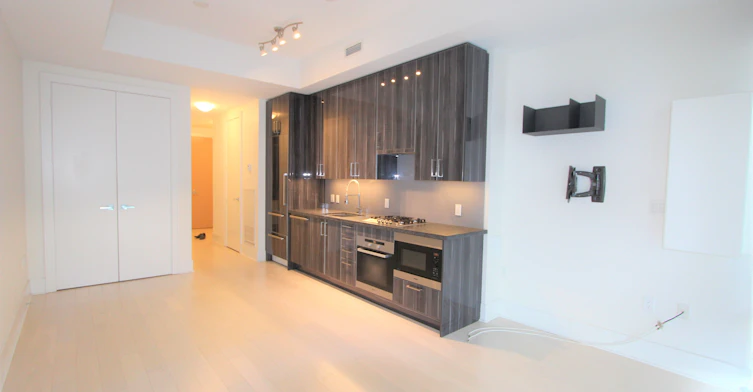 1019-29 Queens Quay E, Toronto, ON, M5E 0A4 - 4