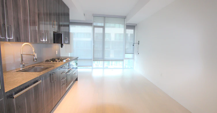 1019-29 Queens Quay E, Toronto, ON, M5E 0A4 - 3