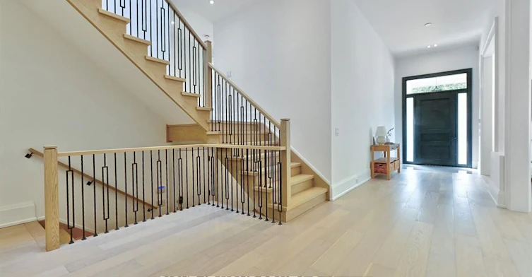27 Hurlingham Crescent, Toronto, ON, M3B 2P9 - 2