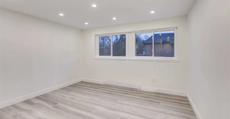 B-901 Millwood Road, Toronto, ON, M4G 1X2 - 4