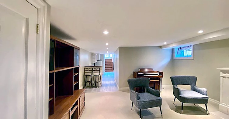 Main + Lower-21 Melgund Road, Toronto, ON, M5R 1Z9 - 18
