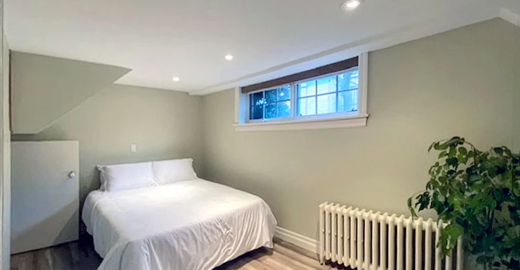 Main + Lower-21 Melgund Road, Toronto, ON, M5R 1Z9 - 15