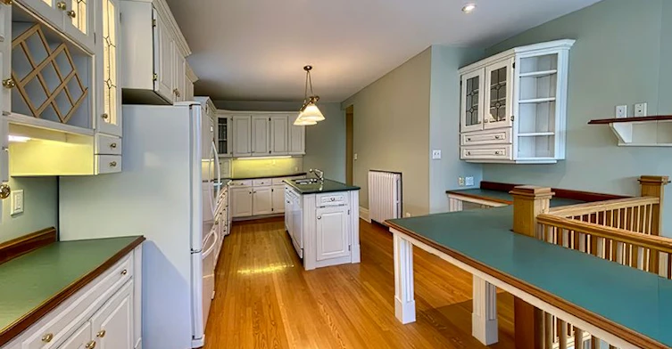 Main + Lower-21 Melgund Road, Toronto, ON, M5R 1Z9 - 8