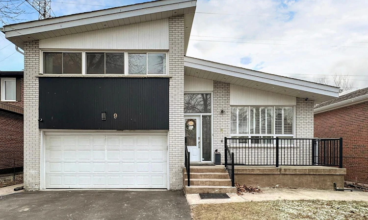 9 Fairchild Avenue
