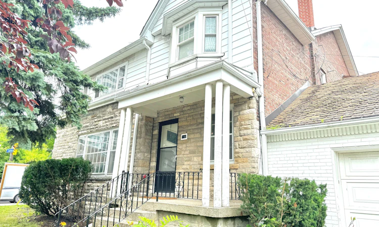 1563 Bathurst Street