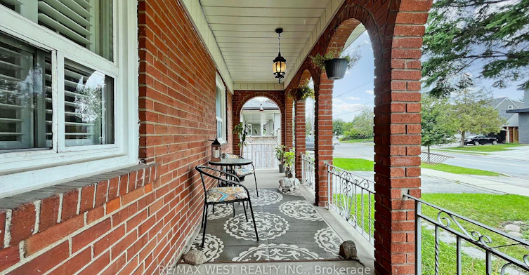 Main Floor-139 Ranee Avenue, Toronto, ON, M6A 1N3 - 3