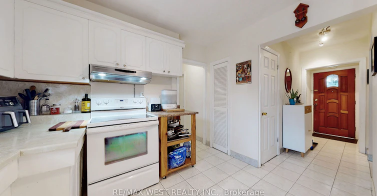 Main Floor-139 Ranee Avenue, Toronto, ON, M6A 1N3 - 16
