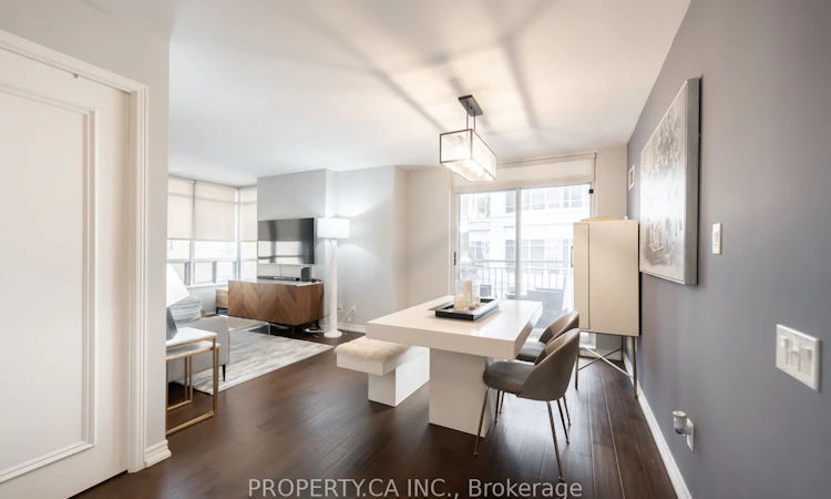 202-60 St Clair Avenue W