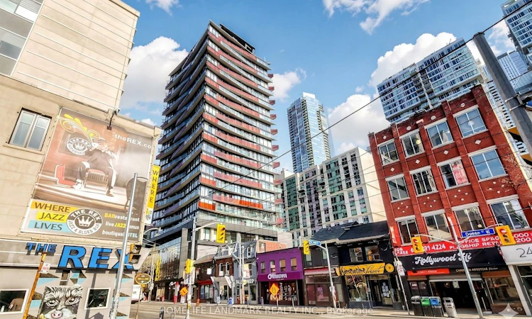 1603-215 Queen Street W