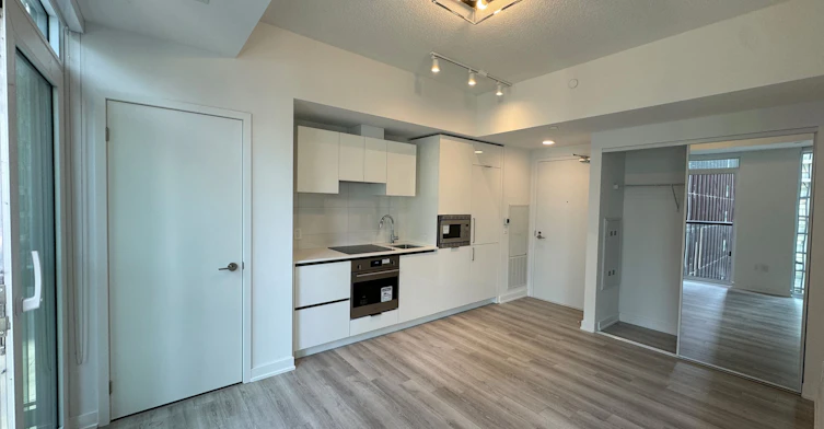 1315-121 St. Patrick Street, Toronto, ON, M5T 0B8 - 3