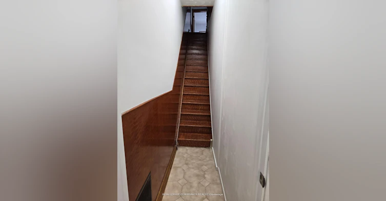 2nd Floor-46 Ulster Street, Toronto, ON, M5S 1E3 - 3