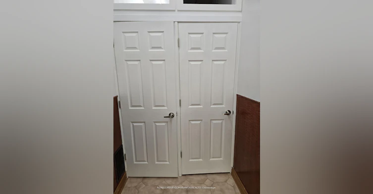 2nd Floor-46 Ulster Street, Toronto, ON, M5S 1E3 - 2