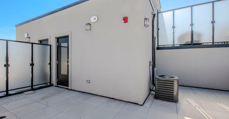 4th floor-34-851 Sheppard Avenue W, Toronto, ON, M3H 0E8